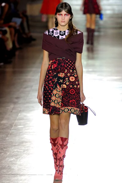 Look 19